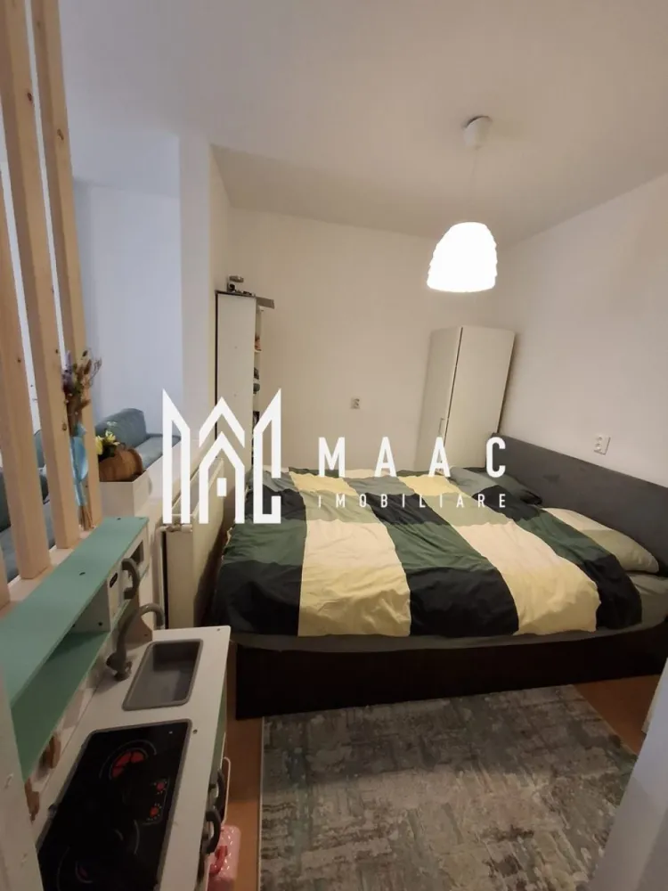 Apartament 2 camere | 47 mp | Zona Tilisca | - MAAC Imobiliare vă propune spre vânzare un apartament modern cu 2 camere, situat într-o zonă apreciată a orașului, în zona Belvedere.

Locuința are o suprafață utilă de 47 mp și este compartimentată eficient, oferind un spațiu confortabil și bine optimizat. Apartamentul se vinde complet mobilat și utilat modern, fiind pregătit pentru mutare imediată, fără investiții suplimentare.

Unul dintre principalele avantaje ale proprietății este accesul direct în grădină, ideal pentru relaxare, petrecerea timpului liber sau pentru familiile cu copii ori animale de companie.

Imobilul este amplasat într-o zonă liniștită, dar totodată bine conectată la punctele de interes ale orașului, oferind un echilibru perfect între confort și accesibilitate.

Caracteristici principale:
- 2 camere
- Suprafață utilă: 47 mp
- Mobilat și utilat modern
- Acces direct în grădină
- Zonă bună – Belvedere

Pentru mai multe detalii sau pentru programarea unei vizionări, vă stăm cu drag la dispoziție!
Va rugam sa specificati CP3049265