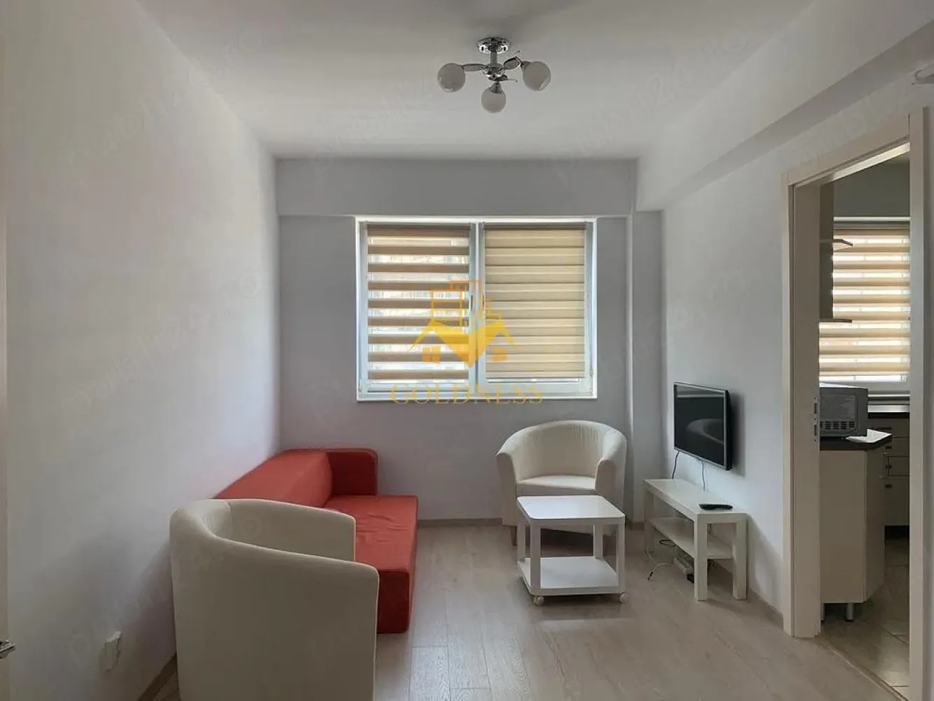 2 camere semidecomandate, balcon, parcare, Intre Lacuri, Iulius Mall - GOLDNESS Imobiliare vă propune spre închiriere un apartament cu 2 camere complet mobilat și utilat, la etajul 2 într-un imobil de 3 etaje, în Cartierul Intre Lacuri. Dispune de loc de parcare subteran contra cost 60 euro! Se află în apropierea stațiilor de transport în comun, magazine, restaurante, spații verzi, farmacii, etc. Apartamentul este compartimentat astfel: - dormitor cu pat matrimonial, dressing, noptiere - living cu bucatarie open space complet utilată și mobilată, canapea extensibilă, loc de servit masa - baie cu cada, calorifer port prosop și dulap pentru depozitare. - balcon de 3 mp. Imobilul este dotat cu toate cele necesare- centrală proprie, frigider, aragaz, hotă, mașină de spălat haine, etc. Dacă sunteți interesați de acest apartament și doriți să îl vizionați, dar și pentru alte oferte nu ezitați să ne contactați telefonic sau prin e-mail. Vă stăm la dispoziție! Pentru intermediere se percepe un comision de 50% din prețul chiriei! }}