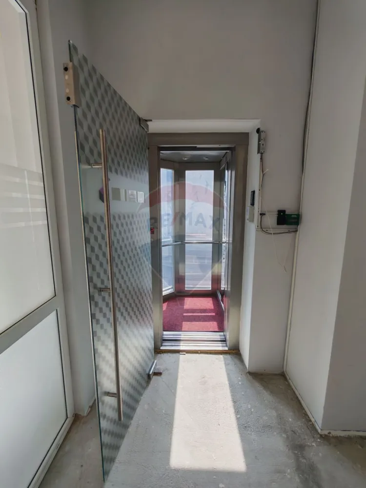 Spațiu de birouri ultracentral ideal pentru echipe mari/sediu firmă