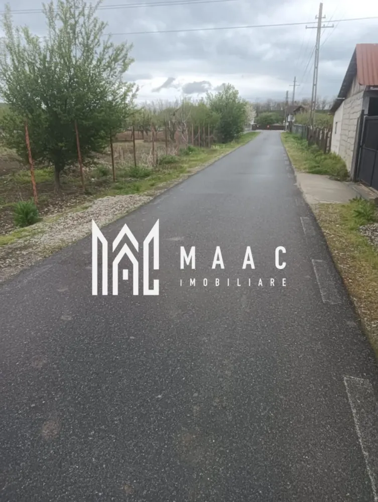 teren de vanzare - MAAC Imobiliare are într-adevăr în portofoliu un teren intravilan de 2.400 mp, situat la strada Brâii, în orașul Băbeni, județul Vâlcea. Detaliile principale ale ofertei sunt: Suprafață: 2.400 mp Deschidere: 60 m la stradă Utilități: apă trasă pe teren, curent la stradă Preț: usor negociabil Destinație: teren intravilan, pretabil pentru construcții Proprietatea este bine poziționată, într-o zonă centrală, liniștită și are acces facil din drumul principal — potrivită atât pentru o locuință individuală, cât și pentru un proiect rezidențial de mici dimensiuni. CP3053176