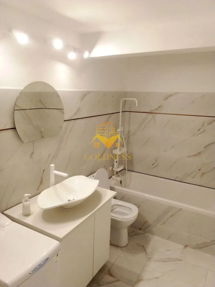 3 camere, moder, curte 105 mp, Parcul Central, Polivalenta, central