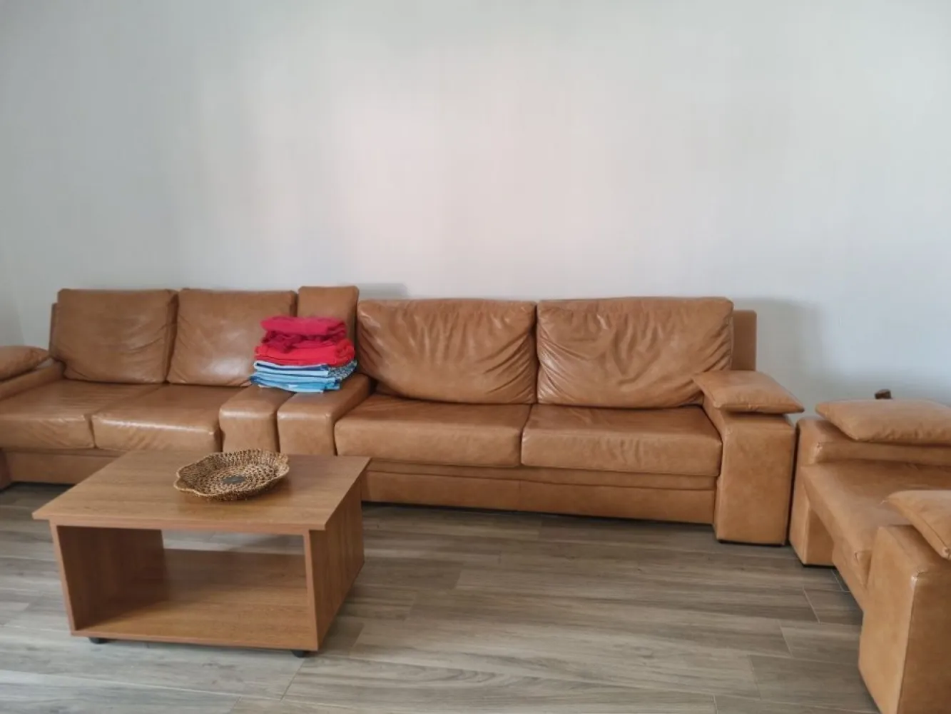 Casă +axexa+teren generos, zona 14 Mai