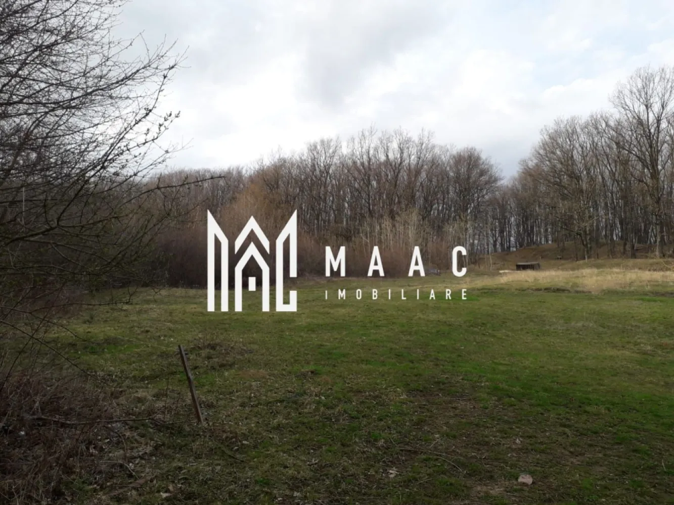 Teren Extravilan 4.572mp | Zonă liniștită | Sadu - Maac Imobiliare prezintă un teren extravilan în suprafață de 4.400 mp, situat în localitatea Sadu, într-o zonă liniștită, cu peisaje naturale deosebite.

Terenul beneficiază de o poziționare avantajoasă, fiind ideal pentru investiție, activități agricole sau relaxare în mijlocul naturii. Accesul se realizează facil, iar zona este apreciată pentru aerul curat și apropierea de munte.

Caracteristici:

Suprafață: 4.572 mp
Categoria: extravilan
Zonă retrasă, liniștită
Potrivit pentru investiție sau activități agricole

Pentru mai multe detalii sau pentru a programa o vizionare, vă rugăm să menționați telefonic ID-ul anunțului: CP3053073