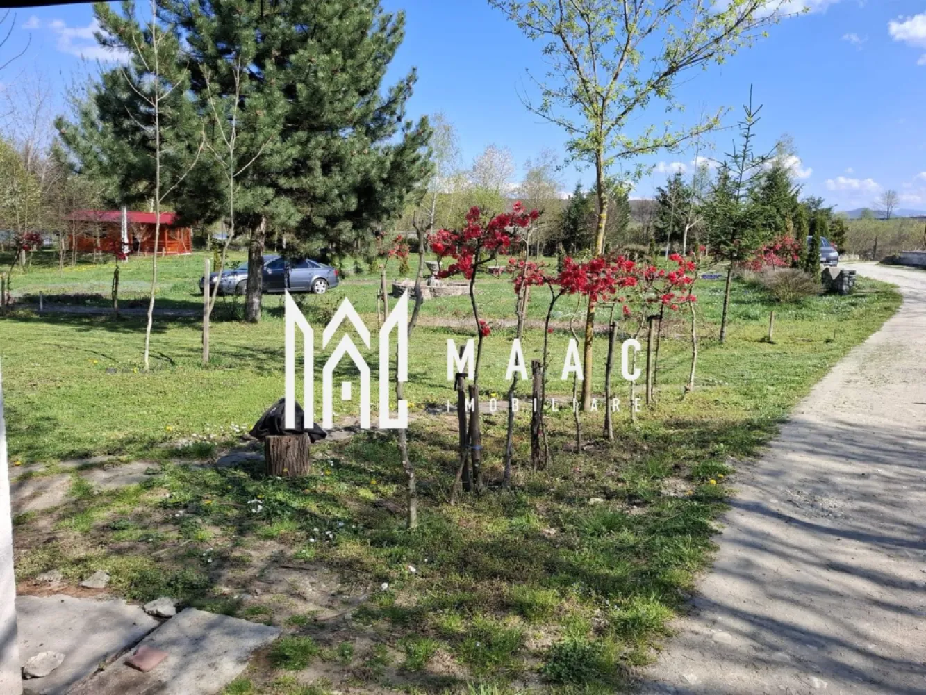 Teren Intravilan | 1150 mp | Săliște - MAAC Imobiliare vă propune spre vânzare un teren intravilan arabil, ideal pentru construcție sau investiție, situat într-o zonă în dezvoltare.

Caracteristici principale
• suprafață totală de 1150 mp
• deschidere de 23 m la stradă
• teren intravilan arabil
• utilități la poartă

Avantaje
• front stradal generos – ideal pentru construcție
• acces facil la utilități (apă, gaz, curent, canalizare)
• potrivit pentru locuință individuală sau investiție
• zonă în dezvoltare, cu potențial de creștere

Utilități
• apă
• gaz
• curent
• canalizare

Pentru mai multe detalii sau pentru programarea unei vizionări, vă rugăm să ne contactați și să menționați ID-ul proprietății.