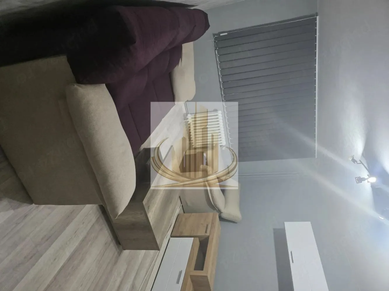 🏡 Apartament 3 camere Grand Mobilis - 🏡 Apartament 3 camere de închiriat – Grand Mobilis Grand Mobilis vă propune spre închiriere un apartament cu 3 camere, situat pe strada Meziad, într-o zonă liniștită, cu acces rapid către punctele de interes ale orașului. 📍 Localizare: * Acces imediat la stația tramvaiului 7 * În apropiere de supermarketuri (Lidl, Kaufland – zona strada Mureș) * Zonă aerisită și liniștită 🛏️ Detalii proprietate: * Suprafață: ~60 mp * Etaj: 1 * Complet mobilat * Bucătărie utilată * Aer condiționat * Încălzire centrală 🐾 Pet friendly (în condiții avantajoase) ✨ Apartamentul oferă confort și este ideal pentru o familie sau un cuplu care își dorește liniște și acces facil către oraș.