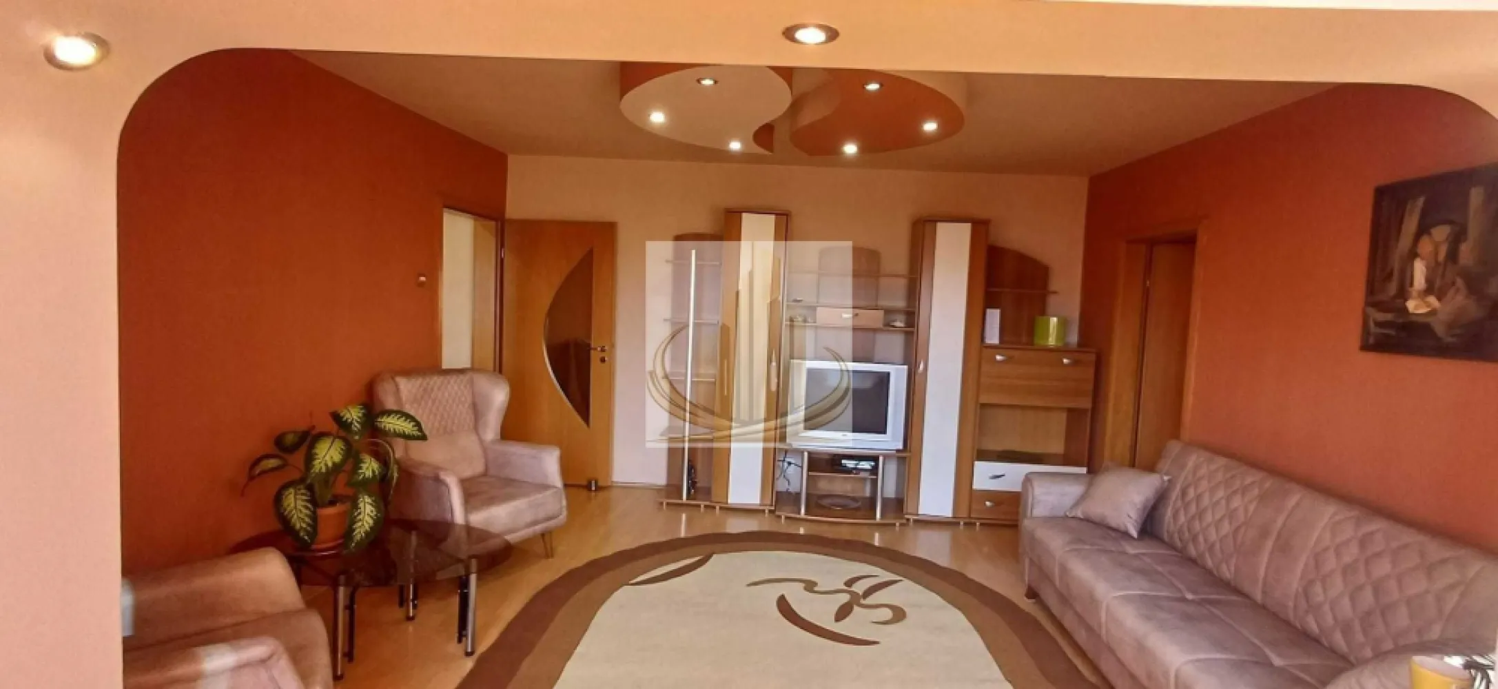 🏡Ap 3 camere, 80 mp - 🏡 Apartament 3 camere, 80 mp – Calea Girocului (zona Lidia) | Grand Mobilis

Grand Mobilis vă propune spre închiriere un apartament modern cu 3 camere, situat pe Calea Girocului (Str. Lidia), într-o zonă liniștită și excelent conectată.

🛏️ Detalii proprietate:

* Suprafață: 80 mp
* Etaj: 2
* Compartimentare semidecomandată
* Living spațios + 2 dormitoare
* Bucătărie complet echipată
* Complet mobilat și utilat
* Recent renovat

🔥 Confort termic:

* Centrală proprie pe gaz (Viessmann)
* Bloc izolat termic (costuri reduse)

📍 Localizare excelentă:

* Lângă Spitalul Județean
* Stație autobuz (liniile 15/19) chiar la scară
* Magazine: Penny (vis-a-vis), Lidl & Kaufland la 5 minute
* Școli și licee în apropiere (Gen. 25, 30, Iris, Azur)
* Parc și zonă verde la 1 minut

✨ Ideal pentru familie sau cuplu care își dorește confort și acces rapid către oraș.

⏳ Disponibil imediat
🚫 Nu se acceptă animale de companie