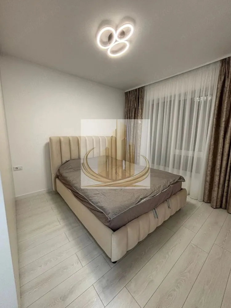🏡Ap 3 camere Giroc, 74mp +parcare - Grand Mobilis Imobiliare vă propune spre vânzare un apartament modern cu 3 camere, situat în Giroc, ideal atât pentru locuință proprie, cât și pentru investiție. 📐 Suprafață utilă: 74 mp 🛏️ Compartimentare: * 2 dormitoare spațioase * living luminos * bucătărie separată * 2 băi * spațiu de depozitare 🌿 Balcon generos de 9 mp, perfect pentru relaxare 🏢 Apartamentul se vinde parțial mobilat, oferindu-vă libertatea de a-l amenaja după propriul gust. 🚗 În preț este inclus un loc de parcare. 📍 Zonă liniștită, în plină dezvoltare, cu acces facil către oraș. 💰 Preț ușor negociabil 📞 Pentru mai multe detalii și programarea unei vizionări, nu ezitați să ne contactați! ID intern CP3054602 }}