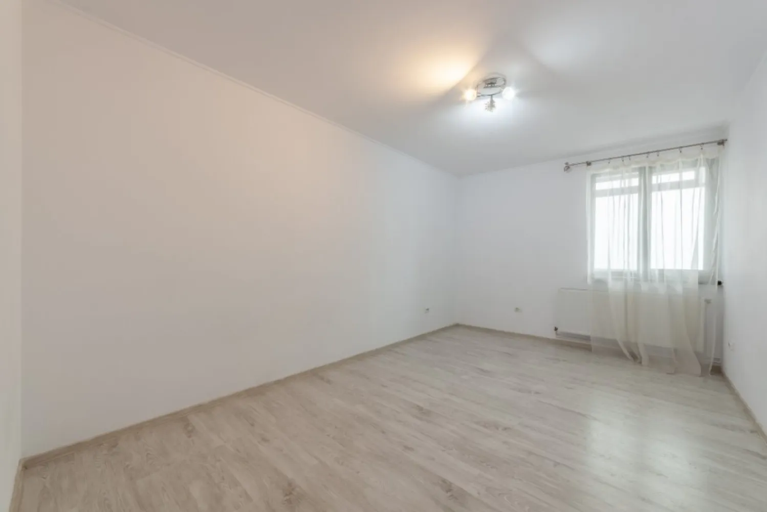4 camere + garaj + panouri fotovoltaice | Bradu – 5 minute de Pitești