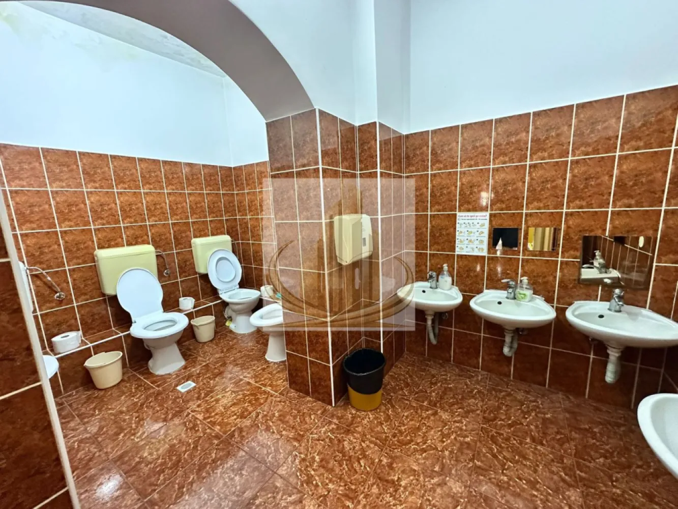 Clinică, pensiune, birouri sau investiție | Locație de top 17 CAMERE