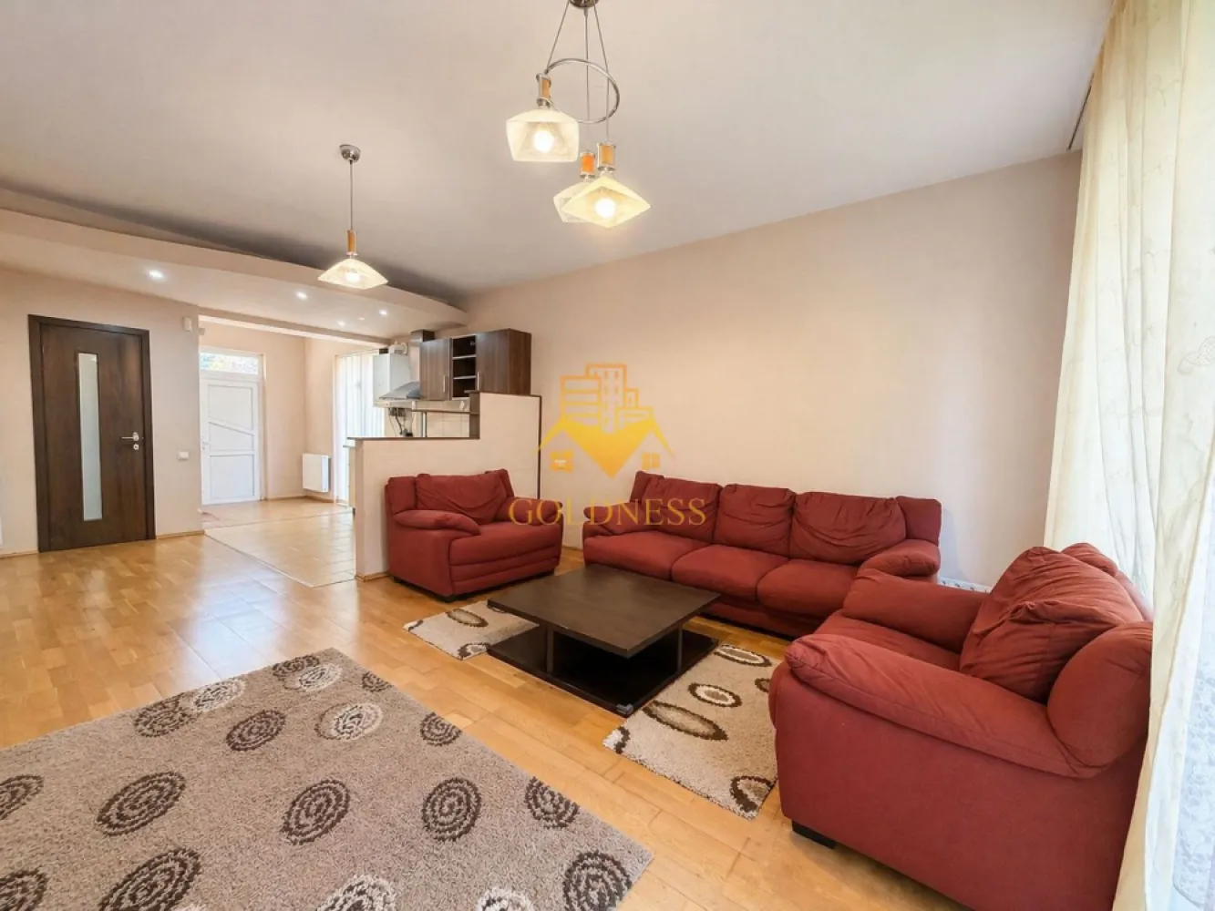 3 camere open space, Parcare, Cartierul Borhanci, Pet Friendly, Curte - GOLDNESS Imobiliare vă propune spre închiriere un apartament cu 3 camere complet mobilat și utilat, la parter într-un imobil de P+ 1, în Cartierul Borhanci. Dispune de 2 locuri de parcare! Se află în apropierea stațiilor de transport în comun, magazine, restaurante, spații verzi, farmacii, etc. Apartamentul este compartimentat astfel: - dormitor cu pat matrimonial, dressing, noptiere - dormitor cu spatiu pentru depozitare, birou - living cu bucatarie open space complet utilată și mobilată, canapea extensibilă, loc de servit masa - baie cu cada, calorifer port prosop și dulap pentru depozitare. - cameră tehnică - terasă Imobilul este dotat cu toate cele necesare- centrală proprie, frigider, aragaz, hotă, mașină de spălat haine, etc. Dacă sunteți interesați de acest apartament și doriți să îl vizionați, dar și pentru alte oferte nu ezitați să ne contactați telefonic sau prin e-mail. Vă stăm la dispoziție! Pentru intermediere se percepe un comision de 50% din prețul chiriei! }}