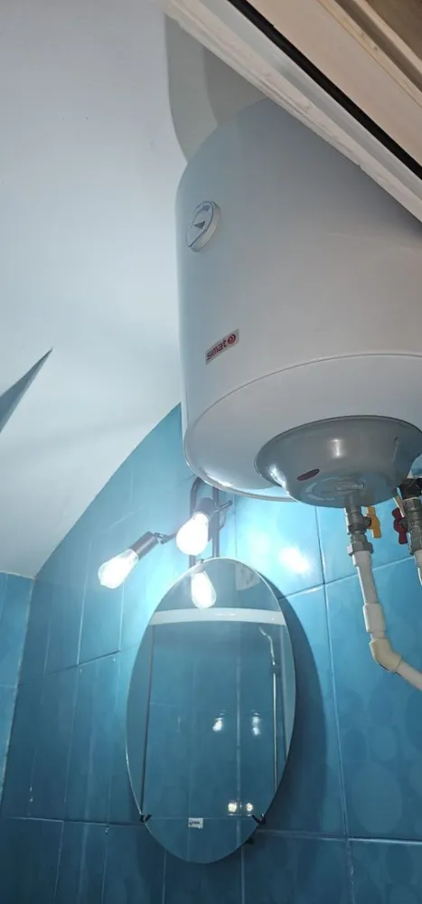 Garsonieră de închiriat – Micro 40, etaj 2, 20 mp + balcon - Mag Invest vă propune spre închiriere o garsonieră cochetă situată în cartierul Micro 40, la etajul 2 al unui bloc cu regim de înălțime redus. Locuința are o suprafață de 20 mp și beneficiază de balcon, oferind un plus de confort și lumină naturală. Detalii imobil: • Suprafață: 20 mp + balcon • Etaj: 2 din 4 • Compartimentare eficientă • Zonă liniștită, cu acces facil la mijloace de transport, magazine, farmacii și alte puncte de interes • Disponibilă imediat Preț chirie: 1.200 lei/lună, 1.200 lei/garantie, 750 lei/comision agentie. Se închiriază prin Agenția Mag Invest. Ene Liliana-0746252252 Pentru mai multe informații sau pentru a programa o vizionare, vă rugăm să ne contactați! }}