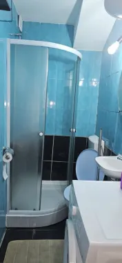 Garsonieră de închiriat – Micro 40, etaj 2, 20 mp + balcon