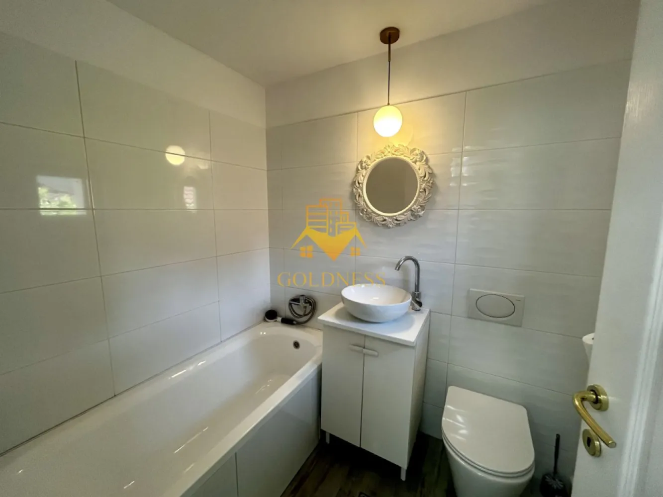3 camere, modern, curte 105 mp, Parcul Central, Polivalenta, central