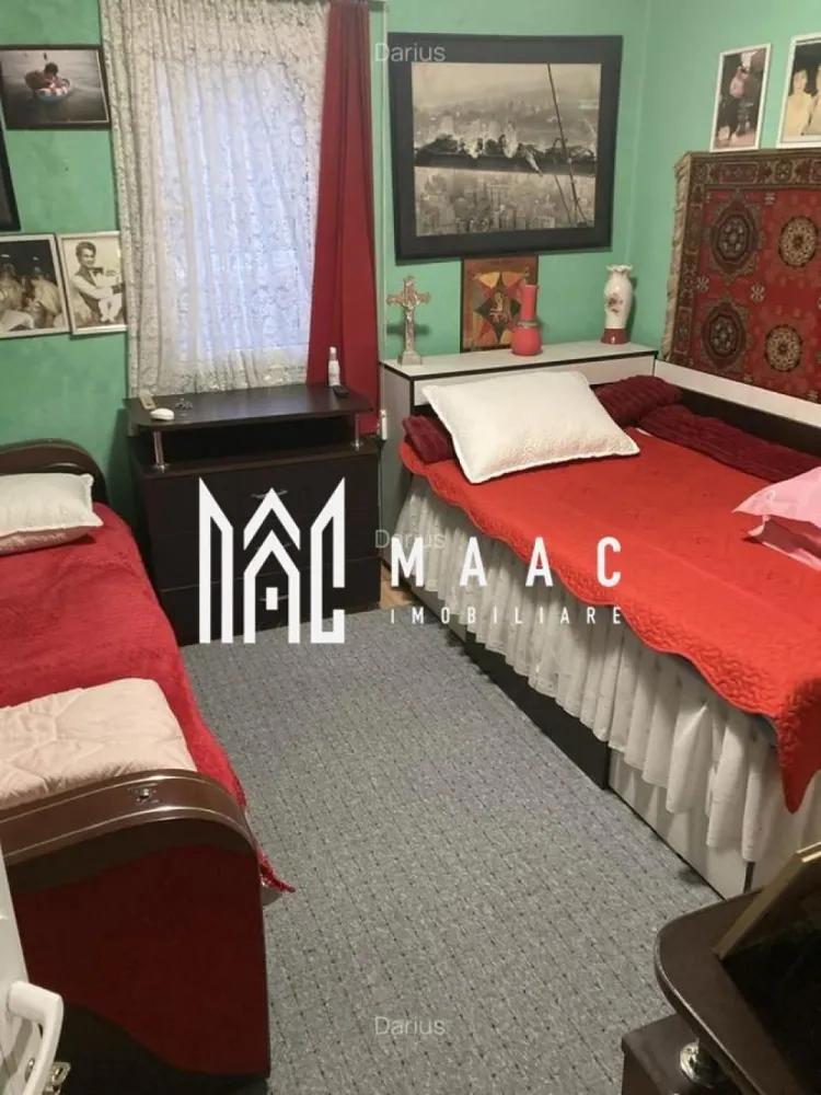 casa de vanzare, - MAAC Imobiliare vă propune spre vânzare o casă primitoare, situată la doar 2,5 km de orașul Horezu, ideală pentru locuit sau casă de vacanță. Imobilul are o suprafață de 58 mp și este construit din cărămidă (an 1958), fiind complet utilat și pregătit pentru mutare imediată, fără a necesita investiții suplimentare. ✔ 3 camere ✔ Parchet nou ✔ Baie dotată cu cadă, WC și boiler ✔ Încălzire centrală nouă pe peleți ✔ Aer condiționat nou Casa este racordată la apă curentă, iar canalizarea se află la poartă. Terenul are o suprafață de 400 mp, cu o deschidere de 16 m, oferind spațiu suficient pentru relaxare sau amenajări suplimentare. În plus, proprietatea dispune de garaj. Pentru a programa o vizionare va rugam sa specificati id CP3061244 }}