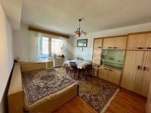 Vand apartament 3 camere, etaj 3