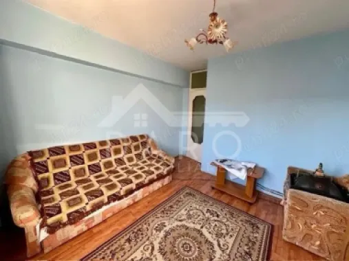 Vand apartament 3 camere, etaj 3