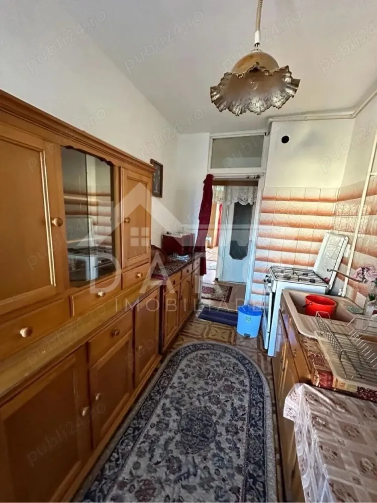 Vand apartament 3 camere, etaj 3