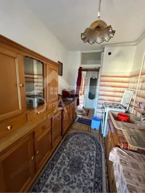 Vand apartament 3 camere, etaj 3