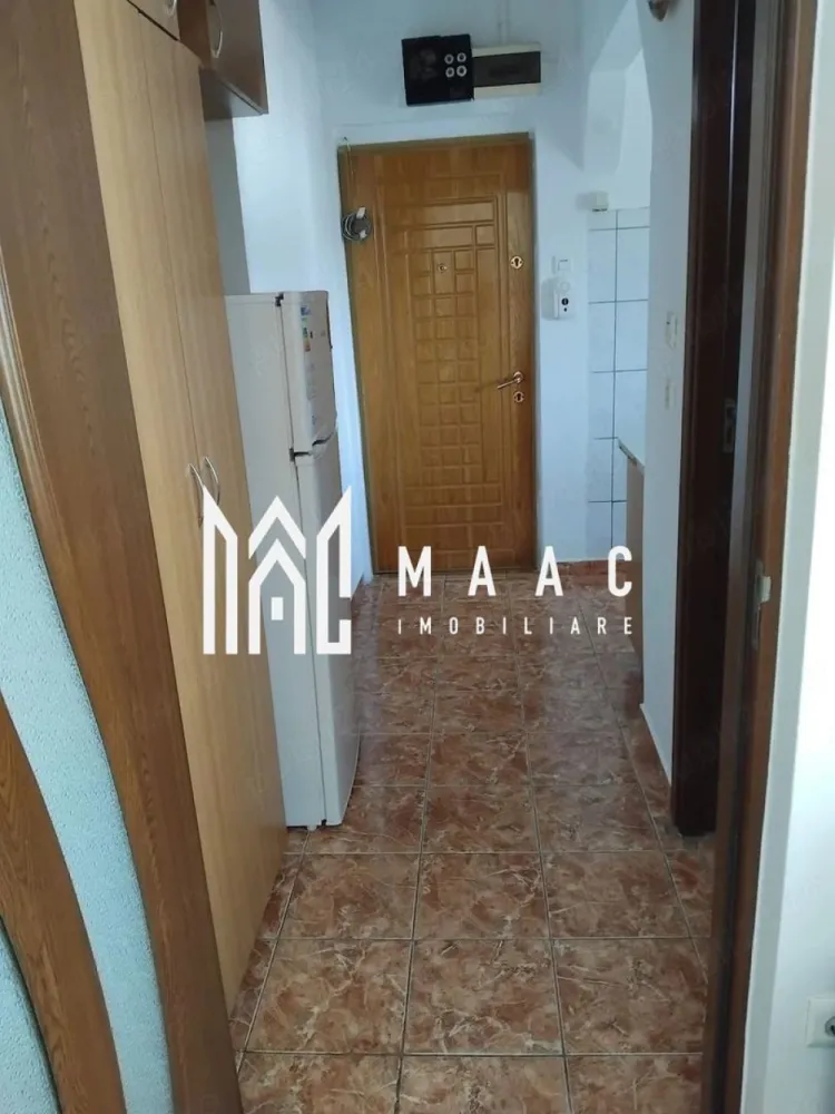 Apartament 2 camere | Zona Cedonia | 36 mp + balcon | 300 €/lună - MAAC Imobiliare vă propune spre închiriere un apartament cu 2 camere, situat în zona Cedonia, în proximitatea Liceului Pedagogic, ideal pentru o persoană sau un cuplu.

 Detalii apartament
Suprafață utilă: 36 mp
Balcon
Mobilat și utilat complet
Apartamentul este disponibil imediat

 Compartimentare
Living
Dormitor
Bucătărie
Baie
Balcon

 Preț & condiții
Chirie: 300 € / lună
Garanție: 300 €

 Avantaje
Zonă bine conectată
Aproape de școli, magazine și transport
Ideal pentru locuit imediat

📞 Contactează-ne pentru mai multe detalii sau pentru a programa o vizionare, menționează CP3060909!