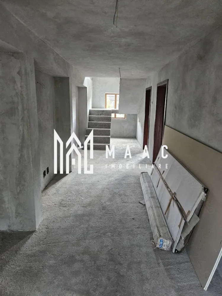 Casa si teren | Baile Govora|145.000euro - MAAC Imobiliare vă propune spre vânzare o casă cu teren generos, situată în Băile Govora, pe strada Tudor Vladimirescu, o zonă potrivită pentru locuire permanentă, casă de vacanță sau investiție imobiliară. Proprietatea include o casă cu suprafața de aproximativ 150 mp, compartimentată funcțional și adaptată nevoilor unei familii care își dorește spațiu interior bine organizat. Locuința are în componență: -4 dormitoare -2 băi -living -bucătărie -cameră tehnică Casa este dotată cu ferestre și uși termopan Veka, iar utilitățile disponibile oferă confortul necesar pentru utilizare imediată. Proprietatea beneficiază de racordare la gaze, curent și apă. Terenul aferent are o suprafață de aproximativ 3850 mp, oferind multiple posibilități de amenajare, grădinărit sau exploatare în scop rezidențial. În spatele casei se află o livadă de pomi fructiferi și o fântână, elemente care adaugă valoare proprietății și creează un cadru natural plăcut. Pentru a programa o vizionare, vă rugăm să menționați la telefon numărul CP3060689. }}