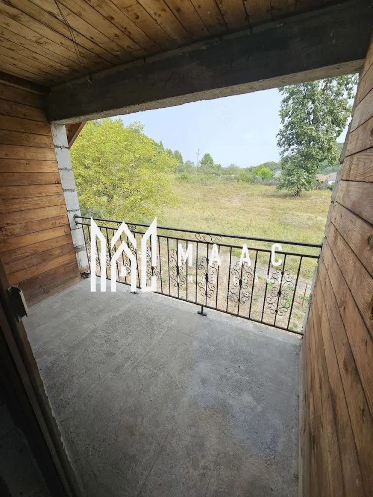 Casa si teren | Baile Govora|145.000euro - MAAC Imobiliare vă propune spre vânzare o casă cu teren generos, situată în Băile Govora, pe strada Tudor Vladimirescu, o zonă potrivită pentru locuire permanentă, casă de vacanță sau investiție imobiliară. Proprietatea include o casă cu suprafața de aproximativ 150 mp, compartimentată funcțional și adaptată nevoilor unei familii care își dorește spațiu interior bine organizat. Locuința are în componență: -4 dormitoare -2 băi -living -bucătărie -cameră tehnică Casa este dotată cu ferestre și uși termopan Veka, iar utilitățile disponibile oferă confortul necesar pentru utilizare imediată. Proprietatea beneficiază de racordare la gaze, curent și apă. Terenul aferent are o suprafață de aproximativ 3850 mp, oferind multiple posibilități de amenajare, grădinărit sau exploatare în scop rezidențial. În spatele casei se află o livadă de pomi fructiferi și o fântână, elemente care adaugă valoare proprietății și creează un cadru natural plăcut. Pentru a programa o vizionare, vă rugăm să menționați la telefon numărul CP3060689. }}