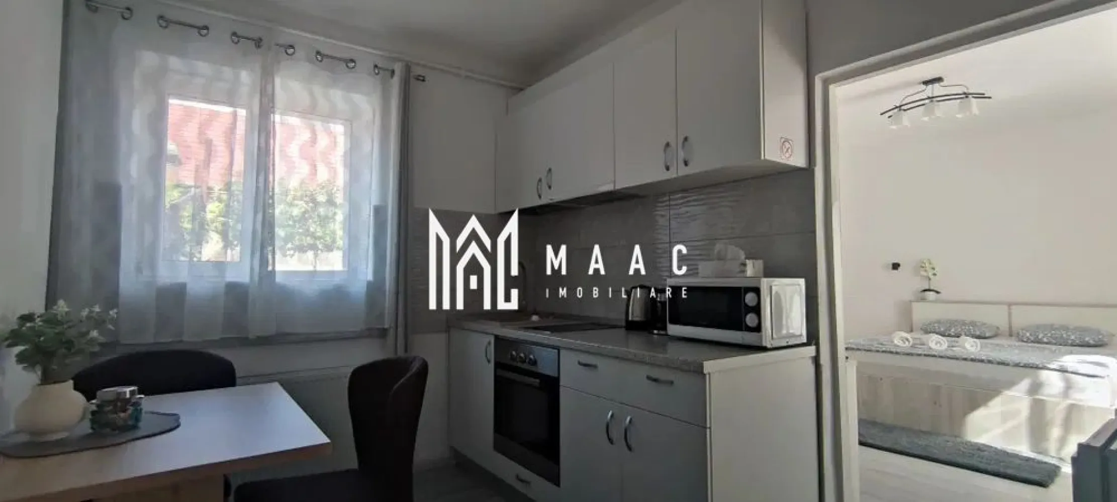 Casa 1 camera | Gradina 120 MP | Renovata | Lazaret - MAAC Imobiliare vă prezintă spre vânzare o casă cochetă cu 1 camera situată în cartierul Lazaret. Caracteristici: Suprafață utilă: 30 mp An construcție: 1980 Renovată complet în anul 2022 Curte comună cu încă 2 vecini Grădină proprie generoasă de 120 mp. Compartimentare: Cameră luminoasă Bucătărie separată Baie dotată cu cabină de duș Pod, ideal pentru depozitare impartit pe jumatate. Dotări și finisaje: Centrală termică proprie cu calorifere Avantaje: Grădină proprie de 120 mp Acces facil către magazine, mijloace de transport și alte puncte de interes Ideală pentru locuință proprie sau investiție. Pentru mai multe detalii precizati telefonic ca ati vazut anuntul cu ID: CP3060508