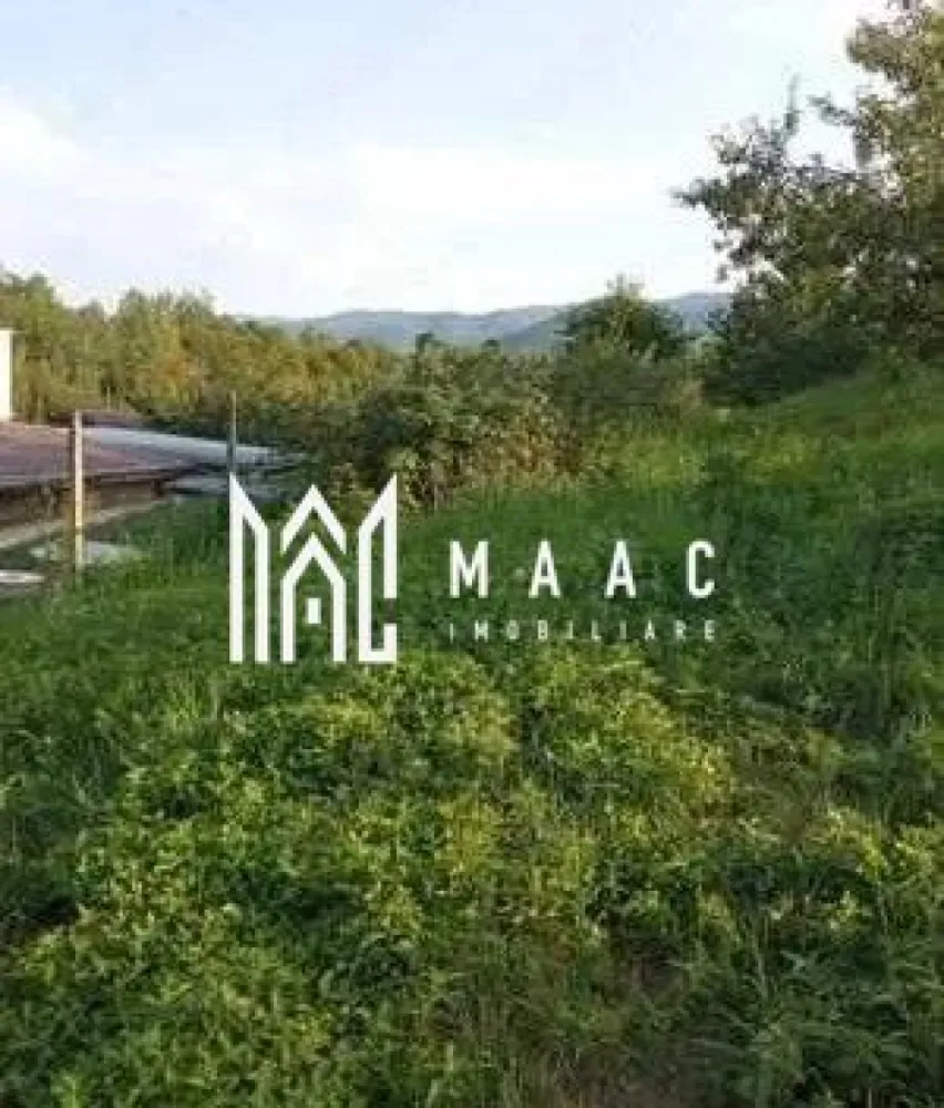 Teren intravilan 1000 mp | Cisnădioara-Sibiu| P+1+M | Utilități | - MAAC Imobiliare vă propune spre vânzare un teren intravilan, situat în Cisnădioara, o zonă deosebită, apreciată pentru liniște și priveliști spectaculoase.

 Detalii teren
Suprafață: 1000 mp
Deschidere: aprox. 25 ml
Teren intabulat
Regim de înălțime permis: P+1+M
Fântână pe teren

 Utilități
Curent electric: racordat
Apă, gaz, canalizare: in proximitatea terenului

 Avantaje
Zonă liniștită, cu peisaje deosebite
Posibilitate construire locuință P+1+M
Utilități disponibile în imediata apropiere
Deschidere generoasă la stradă
Fântână proprie

📞 Contactează-ne pentru mai multe detalii sau pentru a programa o vizionare, menționează CP3058323!