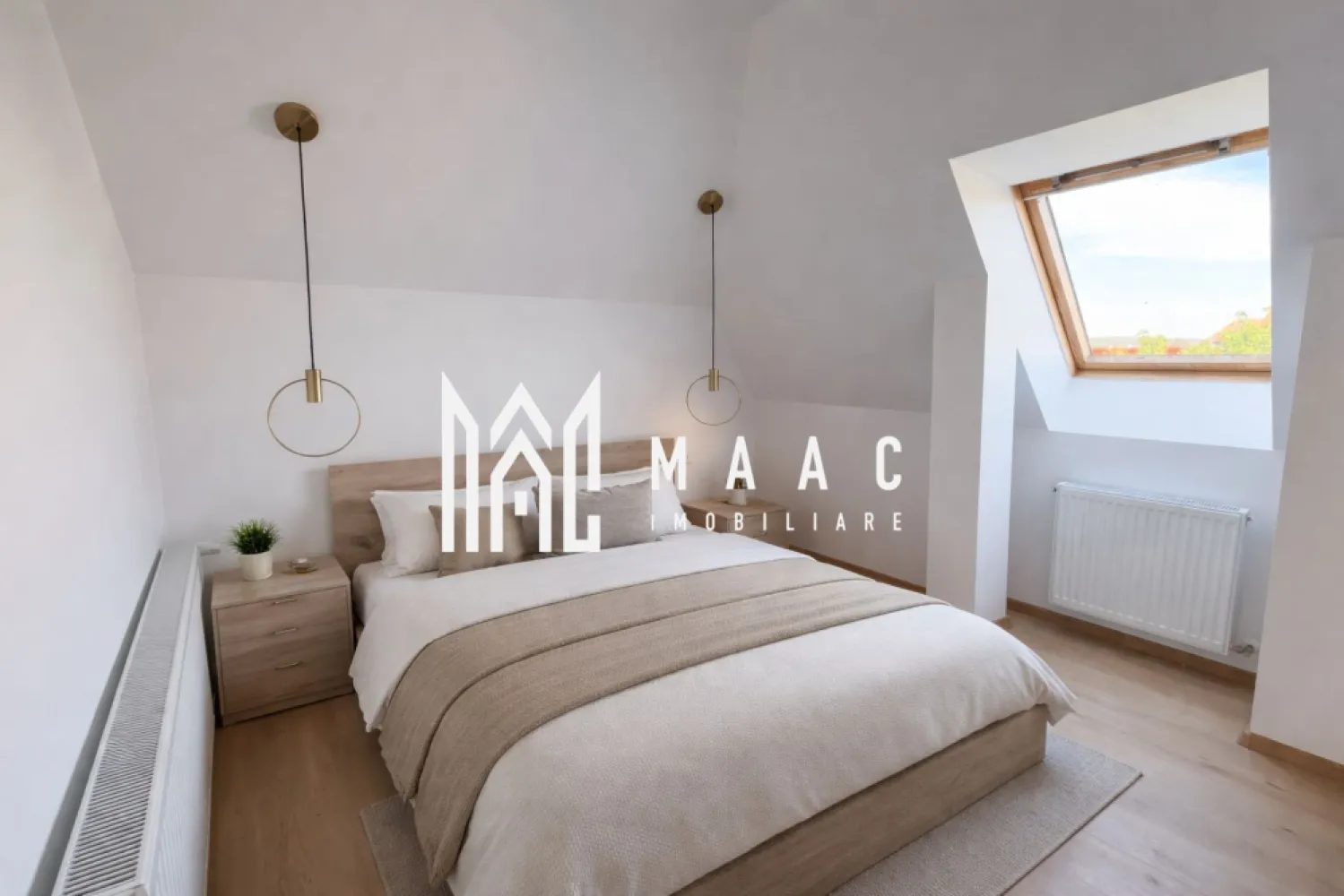 Apartament 2 camere I La casa I Ștefan cel Mare - MAAC Imobiliare va propune spre închiriere un Apartament cochet situat la etajul unei case in zona Stefan cel Mare aproape de Politie,facultatea de medicina si de spitalul judetean
Apartamentul este nou ,compus din living cu bucatarie ,dormitor ,baie 

Pentru mai multe detalii precizati ca ati vazut anuntul cu ID CP3058185