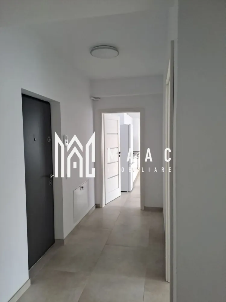 Spațiu birouri | 3 camere | 66MPU | Doamna Stanca - MAAC Imobiliare vă propune spre închiriere un spațiu de birouri modern, situat în zona Doamna Stanca, într-un imobil nou, ideal pentru desfășurarea activităților profesionale.

Proprietatea este amplasată la parterul unui bloc cu 3 etaje, beneficiind de acces facil și vizibilitate bună, fiind potrivită pentru birouri, agenții sau firme de servicii.

Detalii generale:
* suprafață utilă: 66 mp
* poziționare: parter / imobil nou 3 etaje

Compartimentare:
* hol de acces
* 3 camere luminoase
 * una dintre camere dispune de bucătărie mobilată și utilată
* 3 balcoane (cu acces din fiecare cameră)
* baie

Dotări și avantaje:
* finisat la cheie
* încălzire în pardoseală
* spațiu luminos și bine compartimentat
* posibilitate de personalizare în funcție de activitate
* loc de parcare inclus
* acces facil, drumuri amenajate și iluminat stradal

Condiții:
* se percepe garanție în cuantumul unei chirii lunare

Pentru mai multe detalii sau pentru programarea unei vizionări, vă rugăm să ne contactați și să menționați codul ID : CP3047112