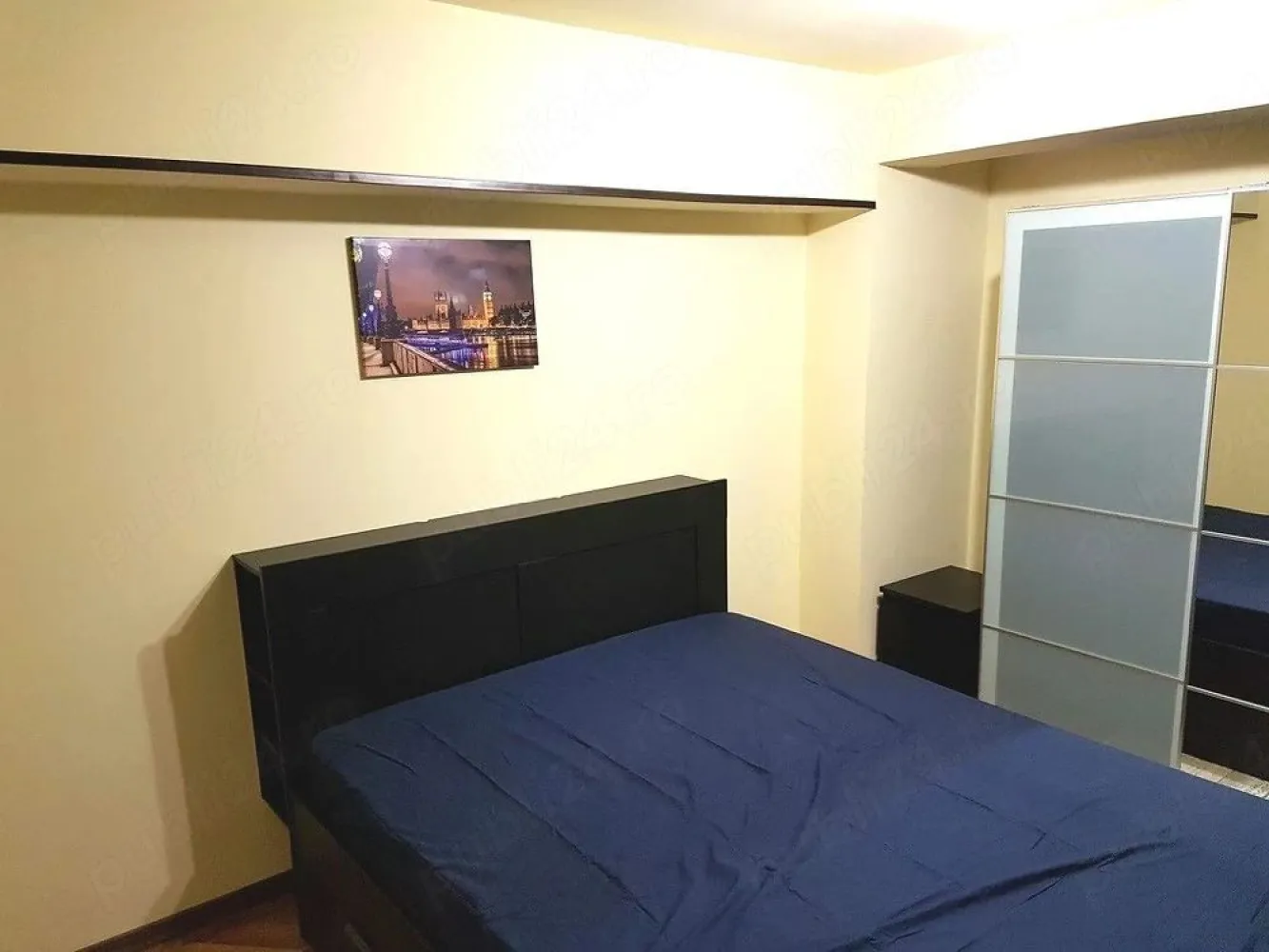 De inchiriat apartament cu 2 camere Mazepa 1, 420 euro - Se oferă spre închiriere apartament cu 2 camere, situat ultracentral, stradal.
Apartamentul este spațios, curat și luminos, situat la etajul 5 din 10, într-un bloc cu lift.
Dispune de:
- 2 balcoane mari, pe toată lungimea apartamentului
- Baie cu geam
- Centrală termică proprie
- Aer condiționat
- TV
- Frigider
- Mașină de spălat
- Aspirator
- Calorifere duble
- Apă trasă separat
Este renovat, mobilat modern și complet utilat, gata de mutare.
 Locație excelentă – zonă centrală, cu acces facil la toate punctele de interes.
Pret 420 euro/luna negociabil.
La incheierea contractului de inchiriere chiriasul va achita o chirie, o garantie egala cu chiria si comisionul agentiei imobiliare.
Disponibil imediat
 Contract minim 12 luni.
Pentru alte detalii si programare vizionare apelati 0746.252.252 Liliana Ene.