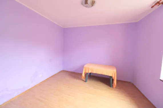 De vanzare casa cu 3 camere, zona Port, 65.000 euro