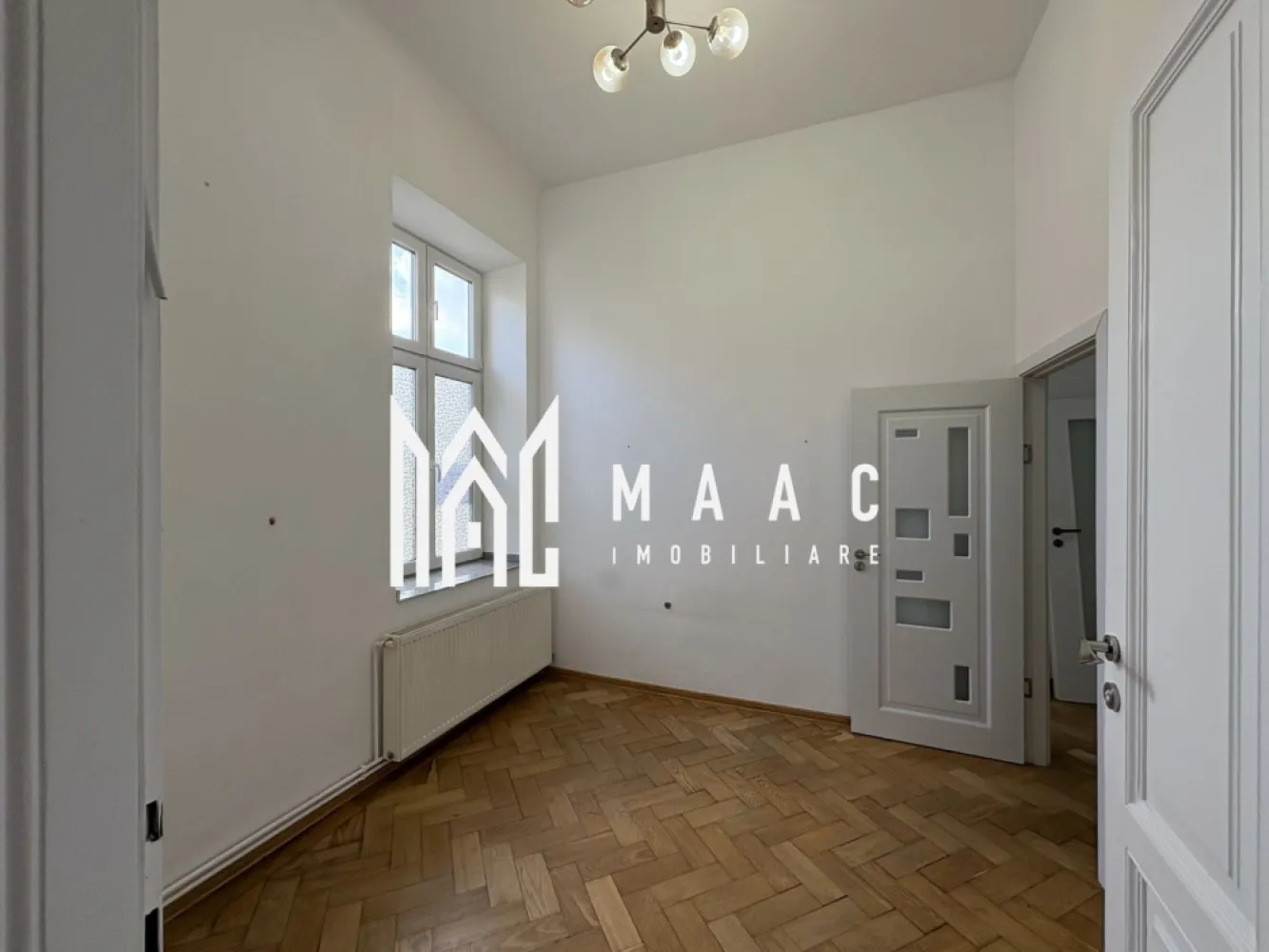 Apartament 3 camereI Oportunitate I Ultracentral, Bulevardul Victoriei - MAAC Imobiliare va propune spre vanzare
Spațiu de închiriat în zonă excelentă, situat pe Bulevardul Victoriei, colț cu Banatului, cu vizibilitate foarte bună și acces facil. Suprafață generoasă de 96 mp, compartimentare practică, ideal pentru desfășurarea unei afaceri elegante și profitabile.

Dispune de curte comună cu posibilitate de parcare pentru 3 mașini, un mare avantaj pentru clienți și personal.

Pretabil pentru:

* cabinet notarial
* birou avocat / contabilitate
* salon cosmetică / înfrumusețare
* clinică medicală / stomatologie
* agenție imobiliară
* showroom
* sediu firmă / birouri premium

O oportunitate rară într-o locație premium, perfectă pentru afacerea ta. 
Pentru mai multe detalii precizați ca ați văzut anunțul cu ID 3046338