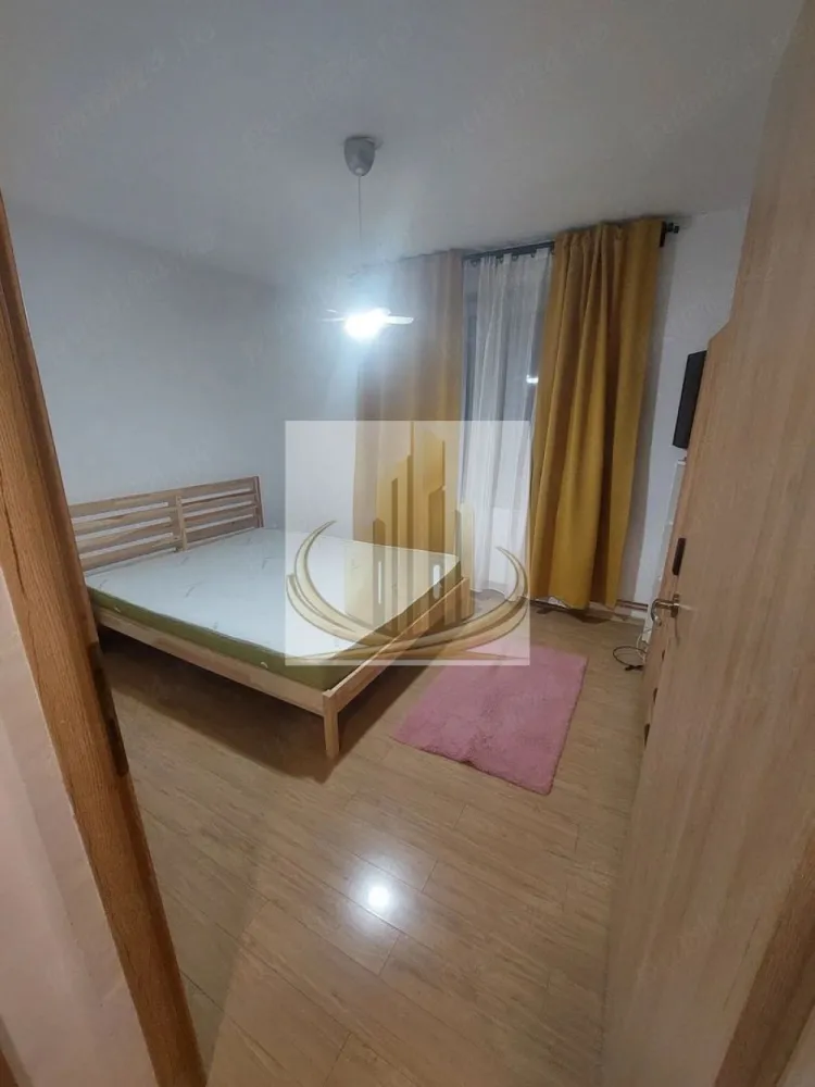 2 Cam, Renovat Complet, Etaj 1 | Zona Brâncoveanu | Ideal investitie - rand Mobilis Imobiliare vă propune spre vânzare un apartament cu 2 camere, situat pe Bulevardul Brâncoveanu, într-o zonă semicentrală excelentă, la doar câteva minute de Piața Bălcescu.

Proprietatea se remarcă prin poziționarea foarte bună, compartimentarea eficientă și renovarea realizată recent, fiind ideală atât pentru locuit, cât și pentru investiție.

📐 Detalii proprietate:
Suprafață utilă: 48 mp
Etaj: 1 din 4
Compartimentare practică
Locuri de parcare gratuite în zonă
🏢 Renovări & dotări:
Apartament renovat în urmă cu aproximativ 3 ani
Instalație electrică schimbată
Instalație sanitară nouă
Centrală proprie pe gaz + calorifere noi
Instalație pe cupru (durabilitate ridicată)
Aer condiționat
Geamuri termopan
Se vinde mobilat și utilat (frigider, aragaz, mașină de spălat, uscător etc.)
🏢 Beneficii imobil:
Bloc reanvelopat termic – confort sporit și costuri reduse
Întreținut și bine poziționat
📍 Locație – punctul forte:
Zonă semicentrală, foarte bine conectată
La câteva minute de Piața Bălcescu
În imediata apropiere: mijloace de transport, magazine, restaurante, cafenele
La parterul blocului: Profi, Prospero și alte spații comerciale
Aproape de școli, grădinițe, universități, centre medicale și parcuri
💼 Potrivit pentru:

✔️ Cupluri sau familii, datorită poziției și facilităților
✔️ Investiție excelentă, cu posibilitatea de a fi preluat cu chiriași, într-o zonă cu cerere ridicată

📞 Pentru mai multe informații și programarea unei vizionări, echipa Grand Mobilis Imobiliare vă stă la dispoziție!
ID Intern: CP3061736