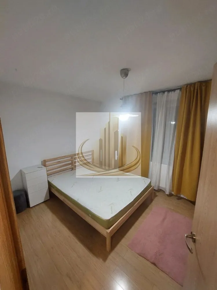 2 Cam, Renovat Complet, Etaj 1 | Zona Brâncoveanu | Ideal investitie - rand Mobilis Imobiliare vă propune spre vânzare un apartament cu 2 camere, situat pe Bulevardul Brâncoveanu, într-o zonă semicentrală excelentă, la doar câteva minute de Piața Bălcescu.

Proprietatea se remarcă prin poziționarea foarte bună, compartimentarea eficientă și renovarea realizată recent, fiind ideală atât pentru locuit, cât și pentru investiție.

📐 Detalii proprietate:
Suprafață utilă: 48 mp
Etaj: 1 din 4
Compartimentare practică
Locuri de parcare gratuite în zonă
🏢 Renovări & dotări:
Apartament renovat în urmă cu aproximativ 3 ani
Instalație electrică schimbată
Instalație sanitară nouă
Centrală proprie pe gaz + calorifere noi
Instalație pe cupru (durabilitate ridicată)
Aer condiționat
Geamuri termopan
Se vinde mobilat și utilat (frigider, aragaz, mașină de spălat, uscător etc.)
🏢 Beneficii imobil:
Bloc reanvelopat termic – confort sporit și costuri reduse
Întreținut și bine poziționat
📍 Locație – punctul forte:
Zonă semicentrală, foarte bine conectată
La câteva minute de Piața Bălcescu
În imediata apropiere: mijloace de transport, magazine, restaurante, cafenele
La parterul blocului: Profi, Prospero și alte spații comerciale
Aproape de școli, grădinițe, universități, centre medicale și parcuri
💼 Potrivit pentru:

✔️ Cupluri sau familii, datorită poziției și facilităților
✔️ Investiție excelentă, cu posibilitatea de a fi preluat cu chiriași, într-o zonă cu cerere ridicată

📞 Pentru mai multe informații și programarea unei vizionări, echipa Grand Mobilis Imobiliare vă stă la dispoziție!
ID Intern: CP3061736