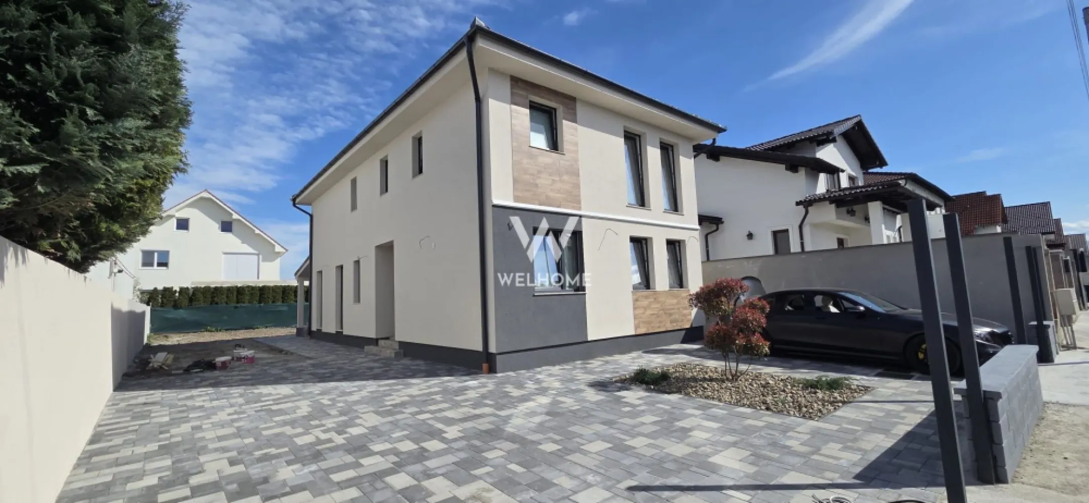 Casa individuala 4 camere cu TEREN generos in Sibiu - Casa single 4 camere, TEREN 471 mp - Cartierul Tineretului, Sibiu Suprafata utila: 145 mp TEREN: 471 mp Compartimentata astfel: PARTER: hol larg acces, living generos, bucatarie separata cu camara, baie cu geam, spatiu depozitare. ETAJ: hol, baie, 3 dormitoare dintre care unul cu dressing si altul cu dressing si baie proprie. Casa beneficiaza de POD care se intinde pe toata suprafata casei. Imobilul se vinde in interior LA ALB: centrala termica, incalzire in pardoseala TECE pe ambele niveluri, usa de intrare, ferestre termopan, sapa, instalații termice, electrice și sanitare complet realizate. Exterior LA CHEIE: fatada finisata, pavaj, gard, porti pregatite pentru automatizare, acoperis tigla BRAMAC, izolatie exterioara polistiren. Acces auto in curte unde se pot parca 4-6 masini. Modalitati de plata: cash sau credit ipotecar Pret: 420.000 Euro Telefon: 0747.639.802 }}