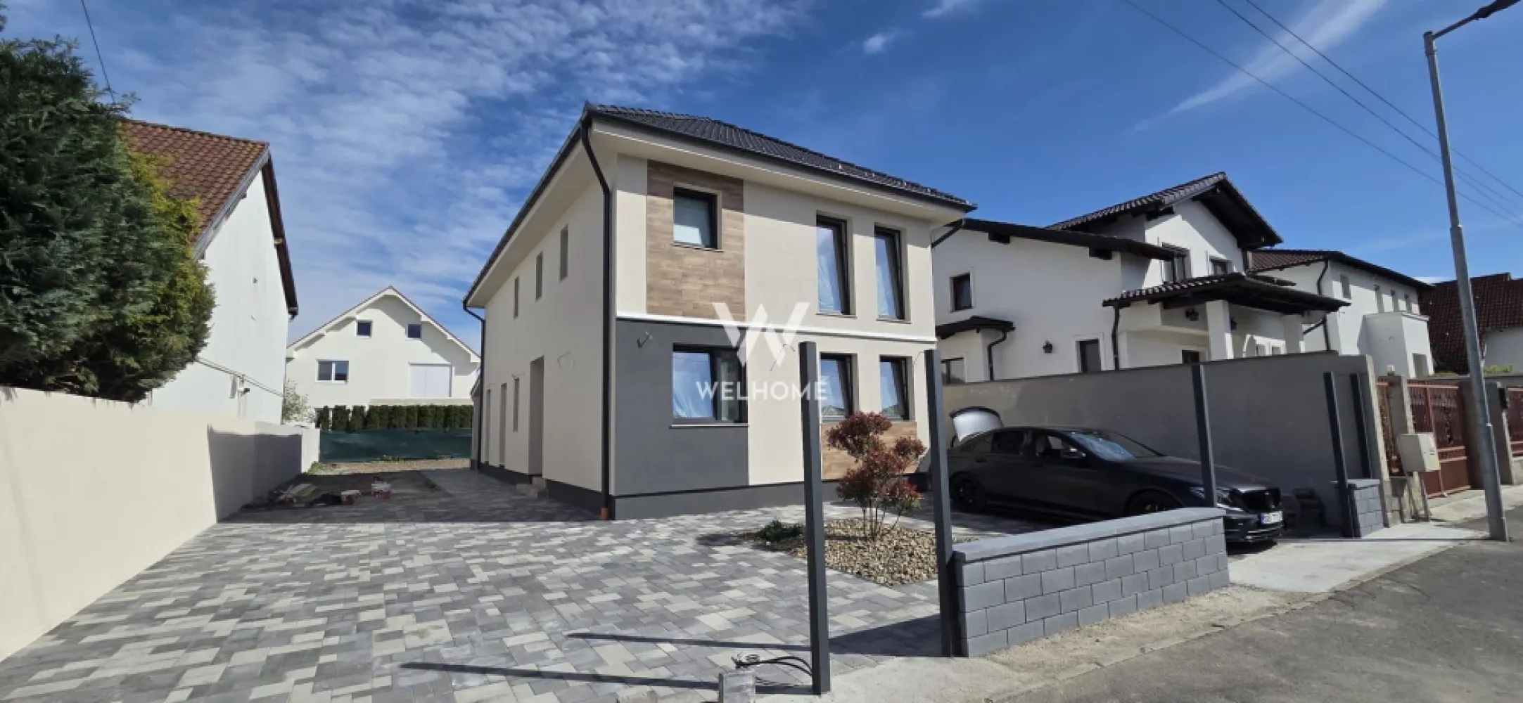 Casa individuala 4 camere cu TEREN generos in Sibiu - Casa single 4 camere, TEREN 471 mp - Cartierul Tineretului, Sibiu Suprafata utila: 145 mp TEREN: 471 mp Compartimentata astfel: PARTER: hol larg acces, living generos, bucatarie separata cu camara, baie cu geam, spatiu depozitare. ETAJ: hol, baie, 3 dormitoare dintre care unul cu dressing si altul cu dressing si baie proprie. Casa beneficiaza de POD care se intinde pe toata suprafata casei. Imobilul se vinde in interior LA ALB: centrala termica, incalzire in pardoseala TECE pe ambele niveluri, usa de intrare, ferestre termopan, sapa, instalații termice, electrice și sanitare complet realizate. Exterior LA CHEIE: fatada finisata, pavaj, gard, porti pregatite pentru automatizare, acoperis tigla BRAMAC, izolatie exterioara polistiren. Acces auto in curte unde se pot parca 4-6 masini. Modalitati de plata: cash sau credit ipotecar Pret: 420.000 Euro Telefon: 0747.639.802 }}