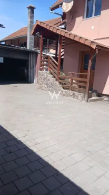 Casă individuală de vânzare în Șura Mare – ideală pentru 2-3 familii