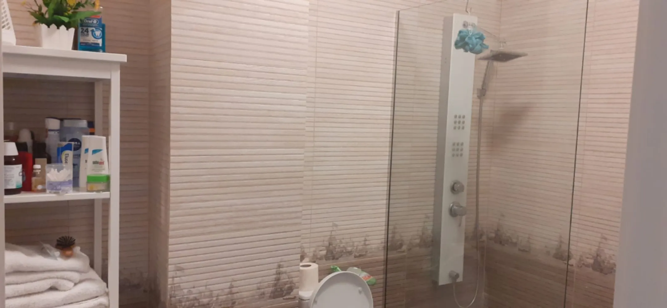 Apartament 3 camere ,81 mp, 2 băi ,2 balcoane ,centrala proprie