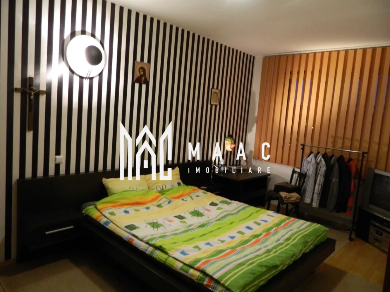 Apartament 2 camere I Calea Dumbravii I 62 MPU - MAAC Imobiliare vă propune spre închiriere un apartament primitor cu 2 camere, situat pe Intrarea Siretului, într-o zonă liniștită și ușor accesibilă. Compartimentare practică și bine gândită: Dormitor spațios Living luminos Bucătărie Baie cu geam de aerisire Hol generos Balcon ideal pentru relaxare Apartamentul dispune de loc de parcare privat, oferind un plus de confort și siguranță. 💡 O locuință perfectă pentru cei care caută liniște, funcționalitate și accesibilitate, într-un imobil bine întreținut și o zonă cu infrastructură completă. Pentru mai multe informații și programări la vizionare, vă rugăm să menționați ID anunț: CP2787271 }}