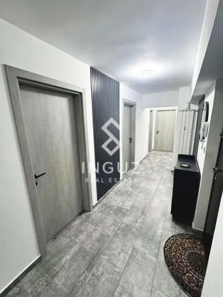 Închiriere Apartament 2 Camere Ultracentral – Bd. Unirii, București - Închiriere Apartament 2 Camere Ultracentral – Bd. Unirii, București Preț: 850 EUR/lună | Disponibil imediat | Garanție: 1000 EUR Comision agenție: 50% din chiria lunară Locație premium: Bd. Unirii, zona Banca Franceză – ultracentral, la 8 minute de metrou Piața Unirii. Acces rapid către Universitate, Izvor, restaurante, cafenele și parcuri. Detalii apartament: Suprafață: 67 mp, decomandat Etaj: 2/10, bloc întreținut, lift modern 2 camere, 1 baie, balcon, 1 bucătărie complet utilată Mobilat și utilat complet: Aer condiționat, electrocasnice moderne: mașină de spălat rufe + uscător, mașină de spălat vase, cuptor, plită, hotă, microunde, combină frigorifică, TV smart, expresor cafea Mobilier modern și spațios, dressinguri generoase, colțar extensibil, pat cu ladă Facilități și avantaje: Parcare în fața și spatele blocului Siguranță: ușă metalică + supraveghere video Contorizare individuală, senzori de fum Conexiune internet: fibră optică + wireless Condiții chirie: Perioadă minimă: 12 luni Chiriași străini: garanție dublă și plată integrală în avans Nu se acceptă animale de companie Perfect pentru: Persoane care caută confort, stabilitate și poziție centrală în București. }}
