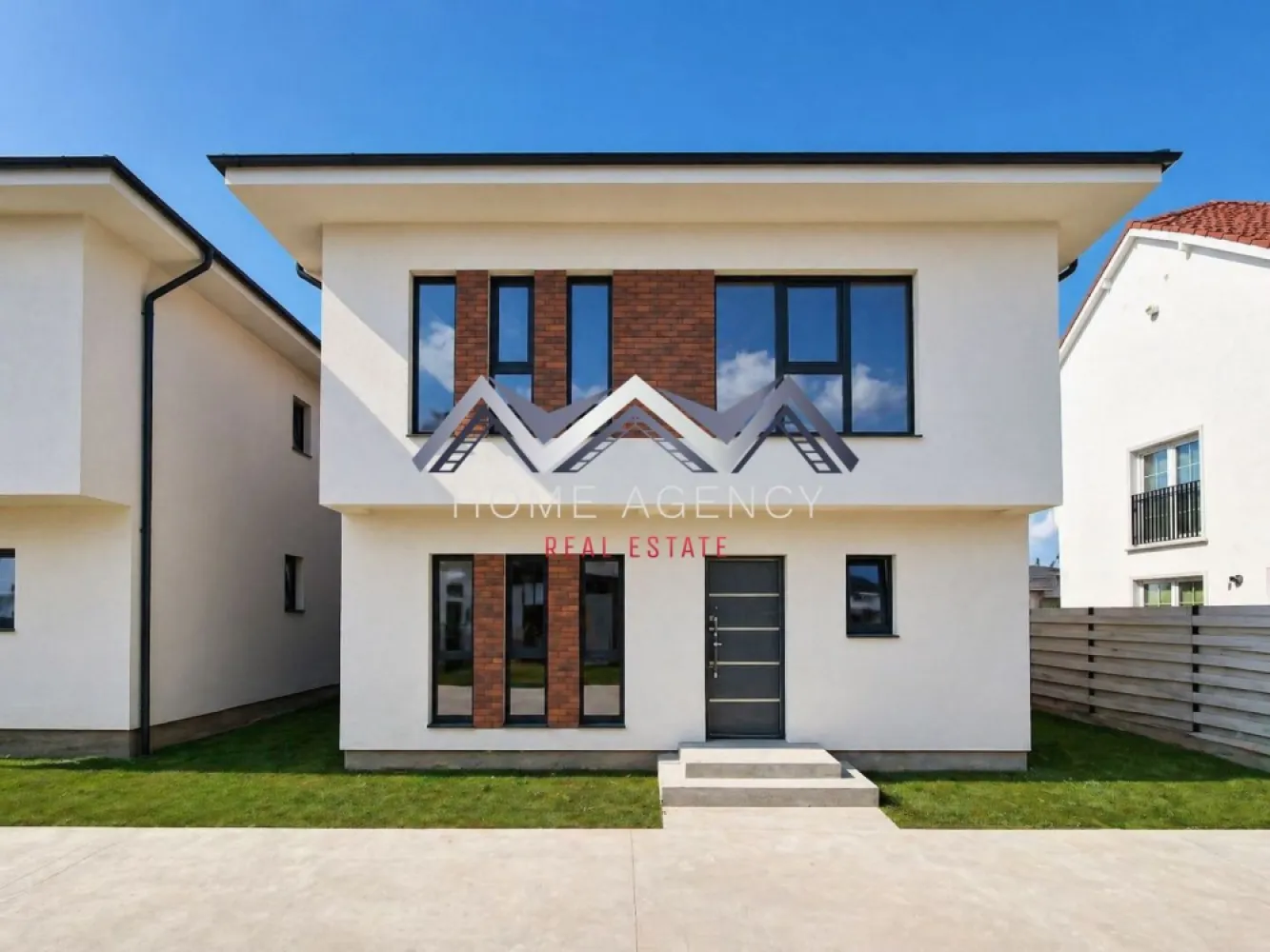 Casă single P+1+Pod în Otopeni - Vă propunem, spre vânzare, o locuință modernă, situată într-una dintre cele mai căutate zone din Otopeni. Proprietatea combină arhitectura contemporană cu o compartimentare eficientă, concepută pentru familii care apreciază calitatea, confortul și intimitatea. Zona de zi include un living generos și luminos, cu spațiu ideal pentru socializare. Bucătăria open-space, cu posibilitate de închidere, beneficiază de acces direct spre terasă și grădină. Tot la parter se află o cameră versatilă, ce poate fi amenajată pentru un birou sau dormitor de oaspeți, precum și un grup sanitar. Etajul este destinat odihnei. Dormitorul matrimonial, cu baie proprie și dressing, este însoțit de două dormitoare spațioase, deservite de o baie secundară modernă. De la acest nivel se face accesul spre pod, amenajat pentru depozitare, oferind soluții practice pentru organizarea locuinței. Dotări și facilități: - Finisaje premium - Centrală proprie, încălzire prin pardoseală - Racordare completă la utilitățile publice: apă, canalizare, gaz și electricitate - Acces rapid spre școli, grădinițe, centre comerciale, magazine, restaurante, precum și conexiuni rapide spre București și Aeroportul Internațional Henri Coandă. Această proprietate oferă un echilibru ideal între liniștea unei zone rezidențiale și accesul facil la principalele zone de interes urban. Pentru mai multe detalii sau pentru programarea unei vizionări, vă rugăm să ne contactați la numărul de telefon din anunț.