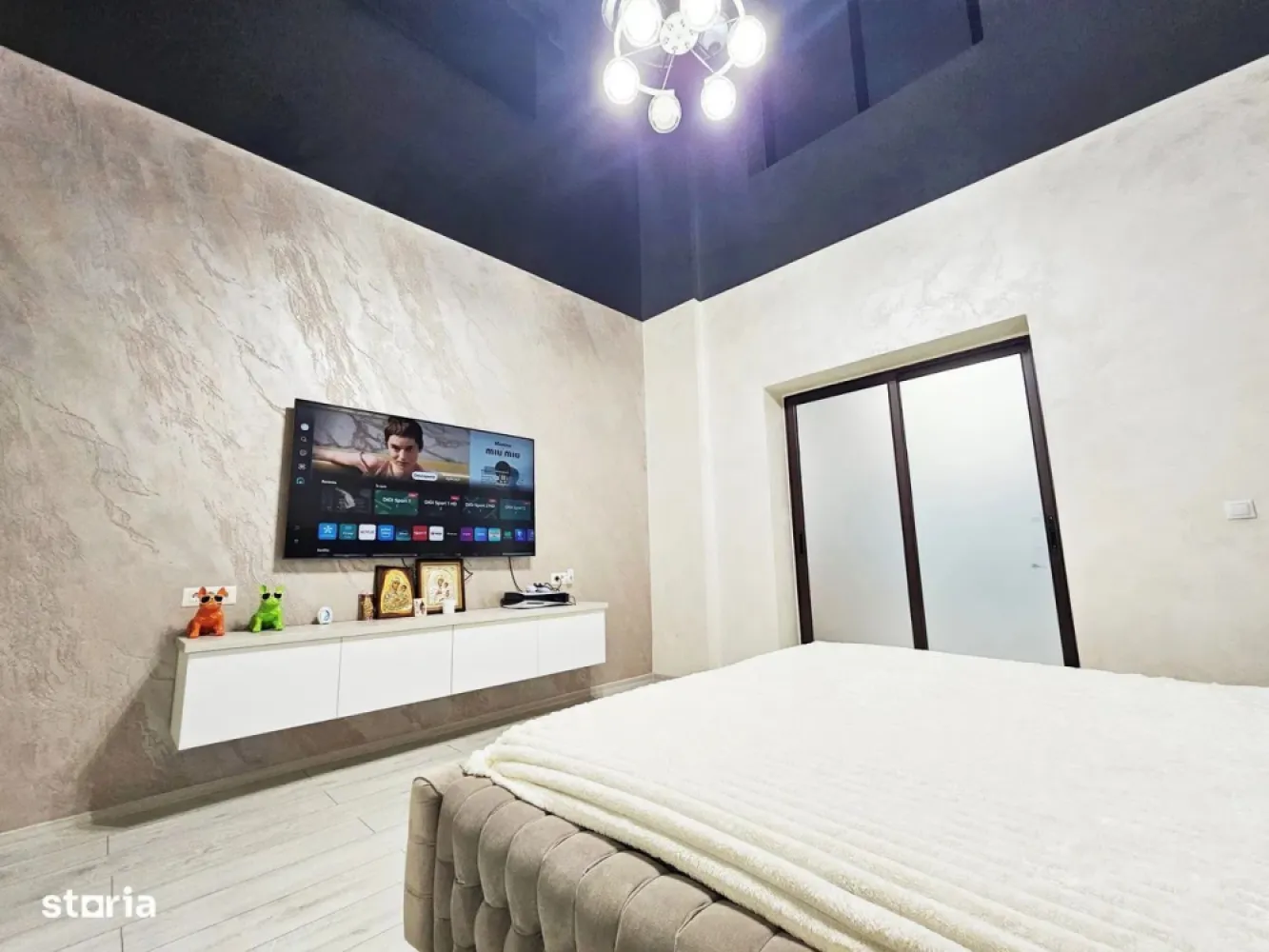 De vanzare casa 2 camere, renovata -Piata Centrala, 89.000 euro