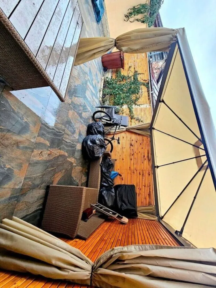 De vanzare casa 2 camere, renovata -Piata Centrala, 89.000 euro