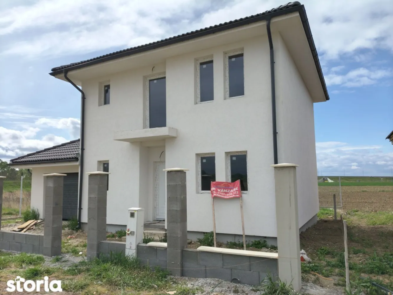 Casa Nouă de vânzare - Casă de 125 M2, parter+etaj, suprafață teren 300 M2,4 camere,salon, bucătărie deschisă americană, 2 bai , garaj cu acces direct din salon, zonă liniștită, cartier de case in apropierea digului Someșului la 100m .Finisată exterior iar interior la gri.Preț ușor negociabil }}