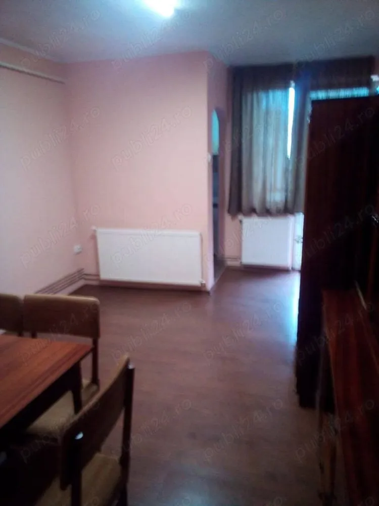 Vand Garsoniera - Garsoniera de vanzare compusa din hol,baie,camera si bucatarie cu suprafata de 21mp,situata la etajul 4 4 Garsoniera de vanzare str.Ostrovului bl 17 ,etaj 4 4 ,compus din hol,camera,baie,bucatarie,balcon.Geamuri termopan,centrala termica,gresie,faianta,parchet laminat.Are 24mp.Tel. Pentru a programa o vizionare nu ezitati sa ma contactati ! }}
