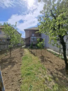 BRASADAS vinde casa cu etaj in zona Bercu Rosu.