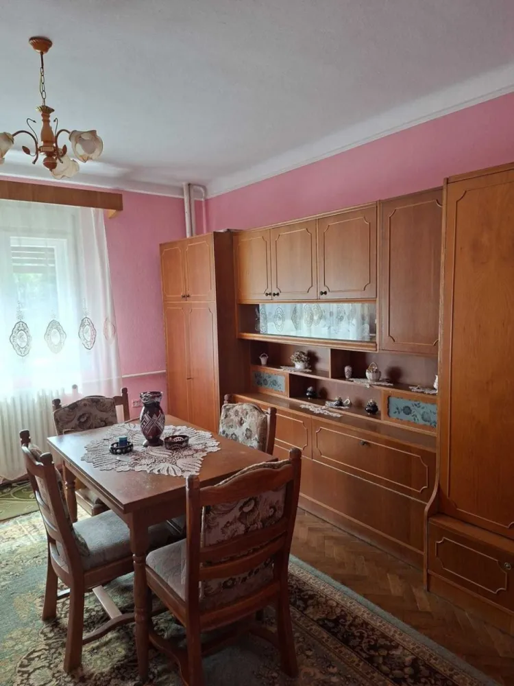 BRASADAS vinde casa cu etaj in zona Bercu Rosu.