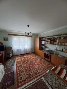 BRASADAS vinde casa cu etaj in zona Bercu Rosu.