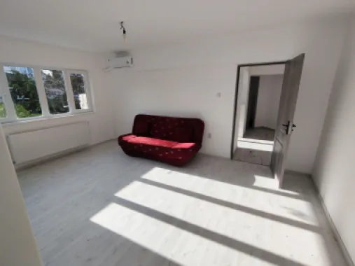 Apartament 2 camere finisat ,micro 16, etaj 2