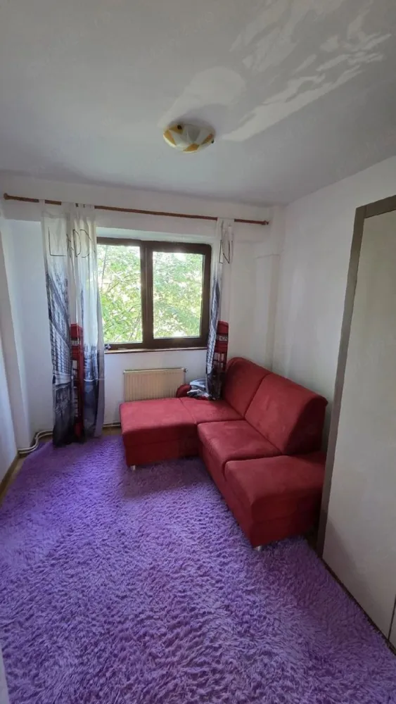 Apartament 3 camere Micro 16 str Zenit - Vand apartament etj 3 65mp in Satu Mare micro 16 compus din 3 camere decomandate 2 bai bucatarie balcon debara,constructie din BCA utilat faiantar gresiat geamuri si usi termopan,parcare de domiciliu. }}